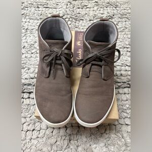 Clarks Women’s Brown Penwick Mezza Chukka Boots